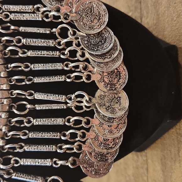 Statement Necklace - Picture 4 of 6